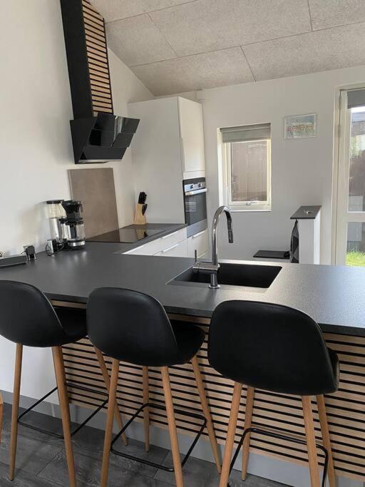 Fin Ny Moderniseret Lejlighed I Skagen. Buitenkant foto